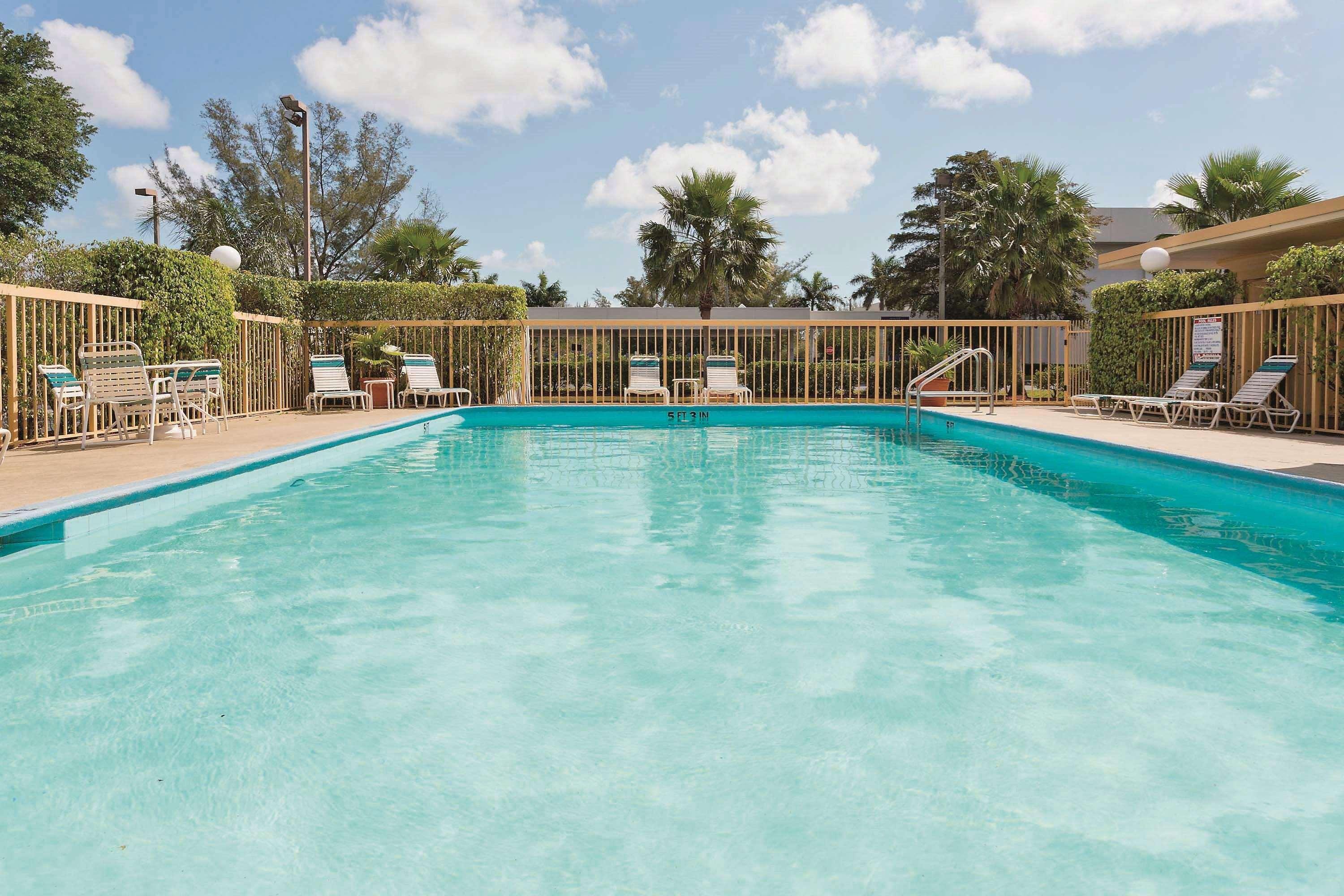 La Quinta Inn By Wyndham West Palm Beach - Florida Turnpike Century Village  Ngoại thất bức ảnh